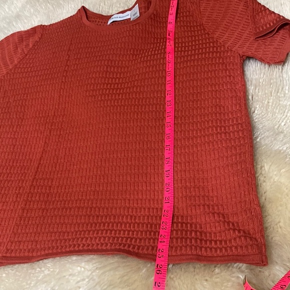 Textured Orange Short Sleeve Top - Picture 7 of 8